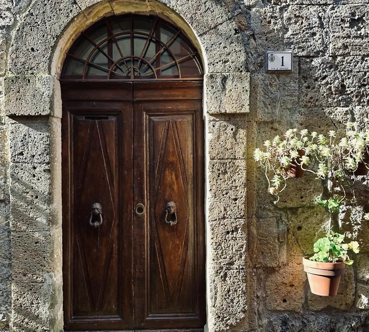 公寓 Santa Monaca Medieval Guesthouse 索拉诺